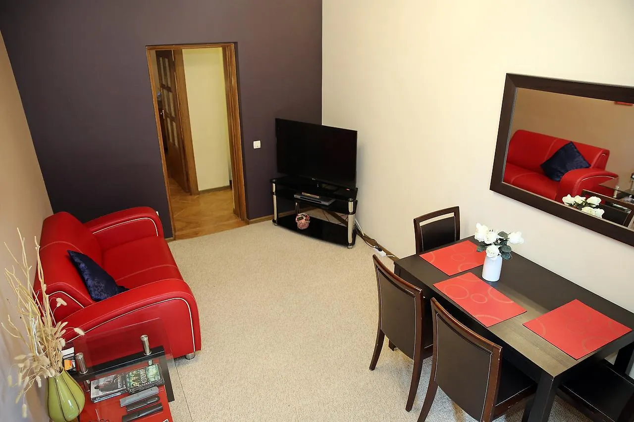 Apartment With Balcony On Kreschatyk location